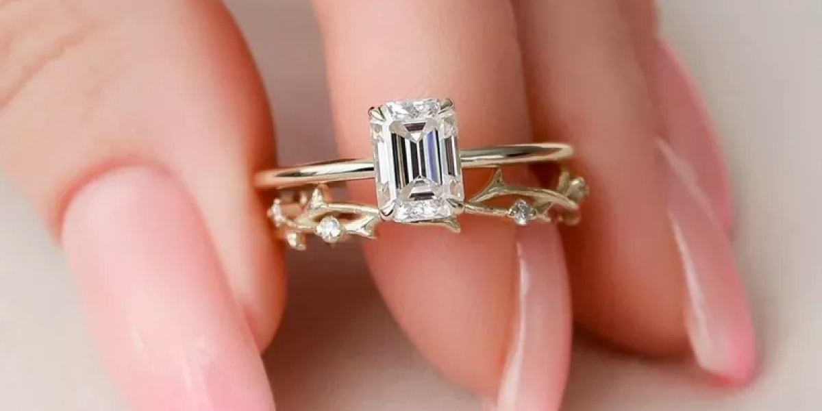 Why Moissanite Engagement Rings Are Trending in 2025